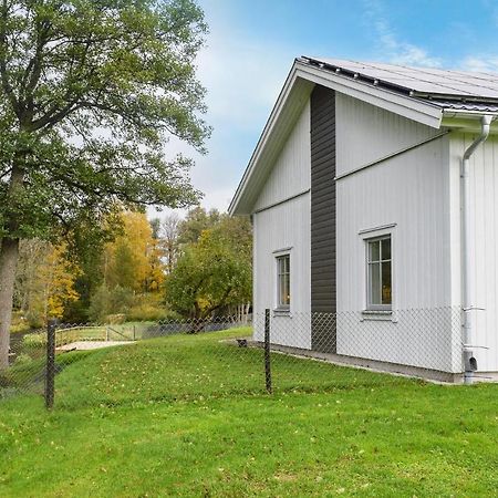 Beautiful Apartment In Lagan With House Sea View Kültér fotó