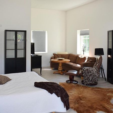 Beautiful Apartment In Lagan With House Sea View Kültér fotó